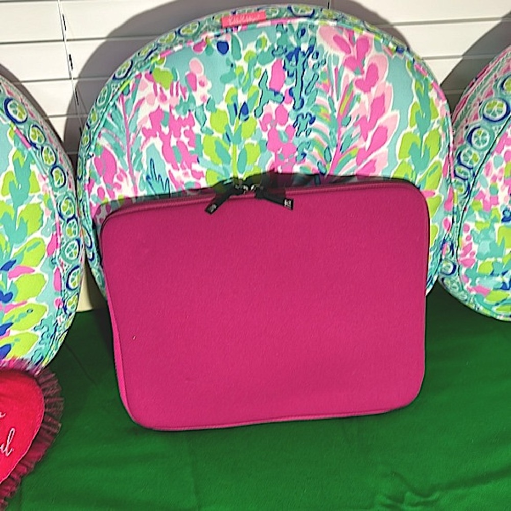 Magenta neoprene protective tablet cover/pouch with zippers on both sides